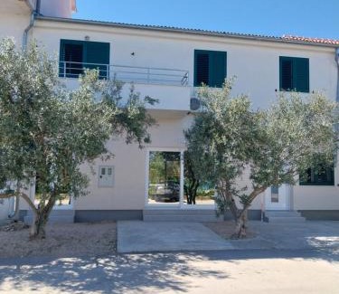 Murter Apartment | Beach apartment Ana - Wake up to the sea, balcony, terrace, garden & parking, Murter - Dalmatia