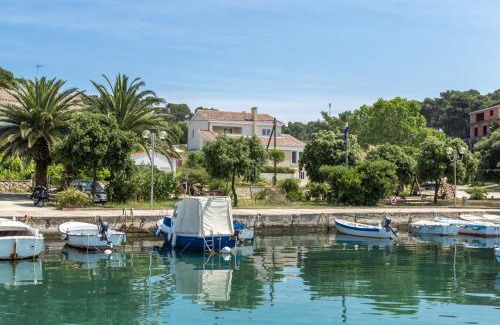 Molat House | Beachfront Holiday House Kaliope