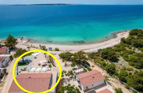 Kolan House | Beachfront Paladina holiday home
