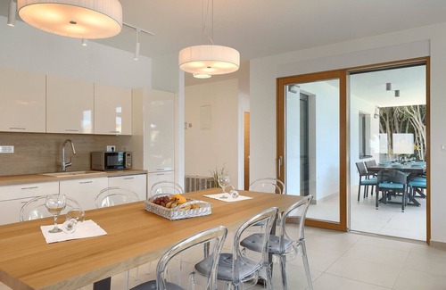 Pjescana Uvala Villa | Beachfront Villa Naviblue with Pool