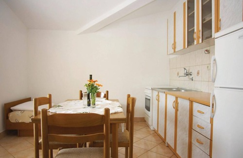 Jadrtovac Apartment | Beautiful apartment in Jadrtovac