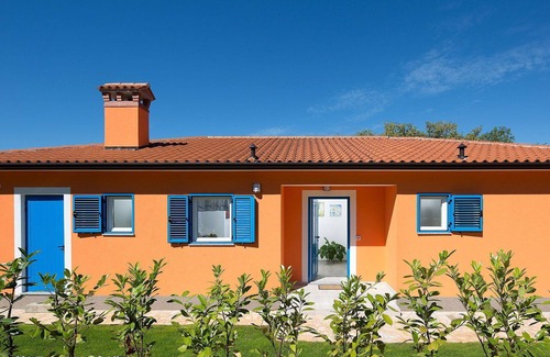 Trget House | Beautiful private villa for 8 guests with WIFI, private pool, A/C, TV, terrace and pets allowed