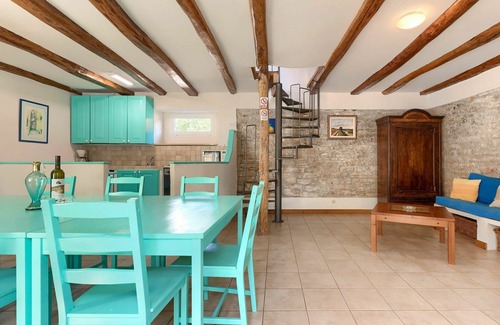 Laginji House | Beautiful private villa for 10 guests with WIFI, private pool, TV, patio and pets allowed