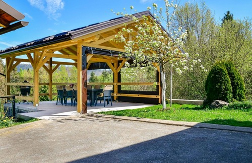Trsce House | Beautiful private villa with private pool, WIFI, A/C, hot tub, TV, patio and pets allowed