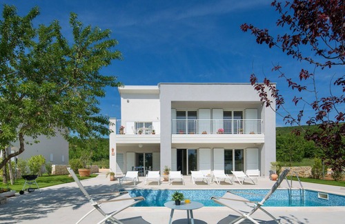 Stanisovi Villa | Beautiful private villa with private pool, WIFI, A/C, TV, terrace, pets allowed and panoramic view