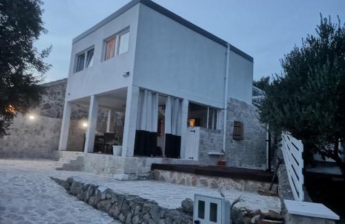 Drvenik Mali House | Bijela kuča
