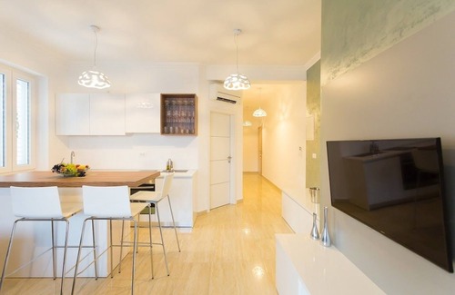 Saplunara Apartment | Boutique Pine Tree apartments