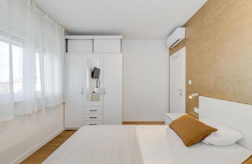 Kastel Novi Villa | Brand New Villa Zlatne NiTi with heated pool