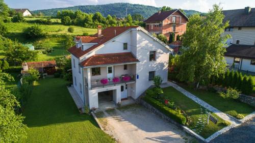 Slunj House | Breza Guesthouse