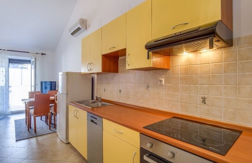 Cove Murtar Apartment | Charming 2-Bedroom apartment for 5