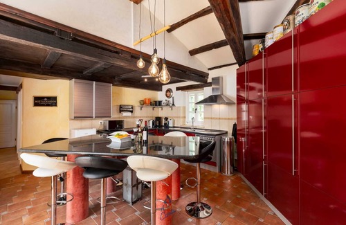 Jehnici Villa | Charming 3-Bedroom Villa Oasis with pool and large garden