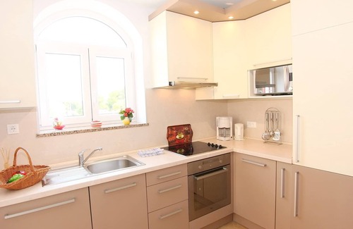 Brulo Apartment | Chopin offers two bedrooms, two bathrooms, two loggias, sea views, top location