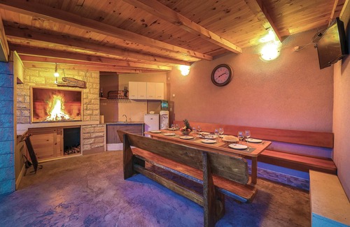 Kastel Kambelovac House | Cozy home in Kastel Kambelovac