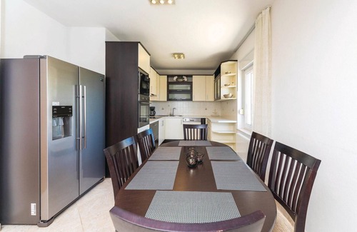Kastel Kambelovac House | Cozy home in Kastel Kambelovac