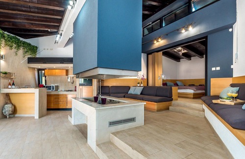 Tribunj House | Cozy home in Ivinj with jacuzzi