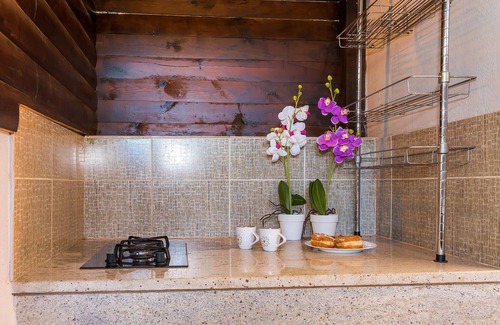 Tribunj House | Cozy home in Ivinj with jacuzzi