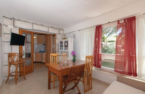 Lumbarda House | Cozy home in Lumbarda with WiFi