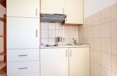 Celina Apartment | Cozy Seaside Apartment Celina