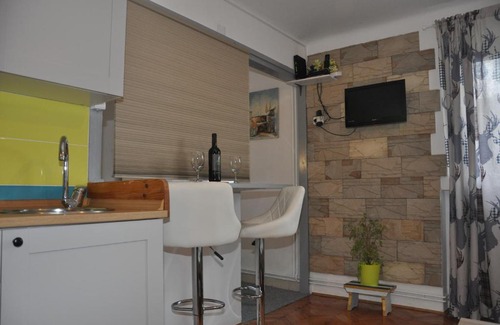 Zagreb Apartment | Cozy silver studio apartment