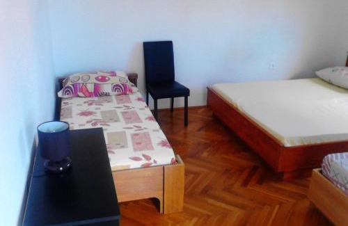 Split House | Eros Rooms