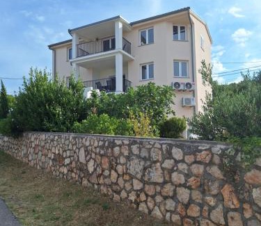 Smrika Apartment | Family and pet friendly apartment Zrinski Croatia