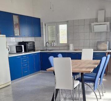 Smrika Apartment | Family and pet friendly apartment Frankopan Croatia