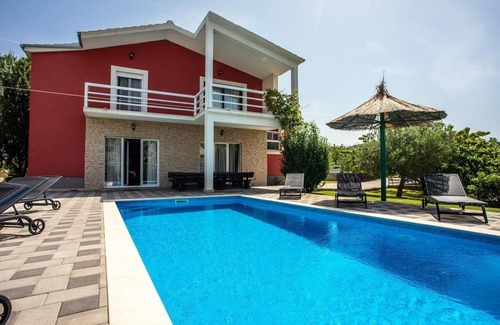 Srinjine House | Family friendly house with a swimming pool Srinjine, Split (K-23950)