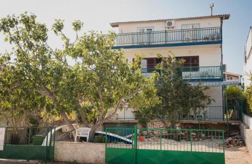 Grebastica Apartment | Family friendly seaside apartments Grebastica, Sibenik - 15170