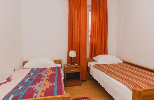 Grebastica Apartment | Family friendly seaside apartments Grebastica, Sibenik - 15170