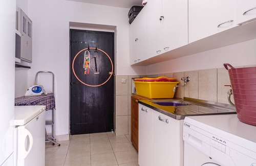 Cove Makarac (Milna) House | Family villa with spacious yard, Mediterranean garden and pool