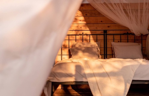 Stari Grad RV Rental | Glamping - Plage Cache'e Open space holiday home