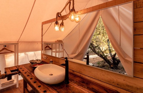 Stari Grad RV Rental | Glamping - Plage Cache'e Open space holiday home