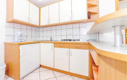 Grizane Apartment | Gorgeous Apartment In Grizane