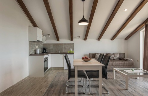 Brodarica Apartment | Gorgeous apartment in Sibenik with WiFi