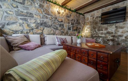 Brod na Kupi House | Gorgeous Home In Brod Na Kupi With Wifi