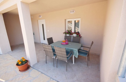 Ljubac Apartment | Groundfloor apartment Rustica with 2 bedrooms