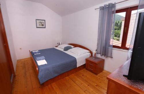 Hodilje House | Guest House Roses
