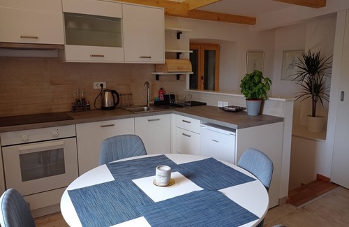 Pitve Apartment | Heritage 4-Stars Apartment Kyra, Pitve Hvar