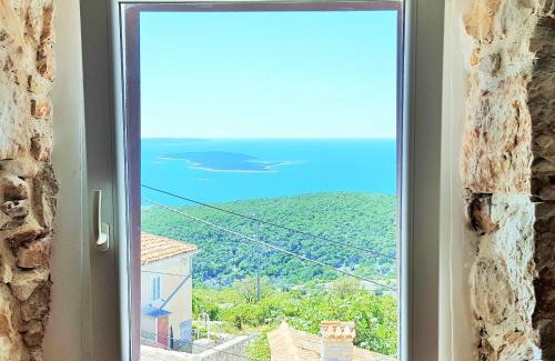 Cres Apartment | Hilltop Apartment Vidovici