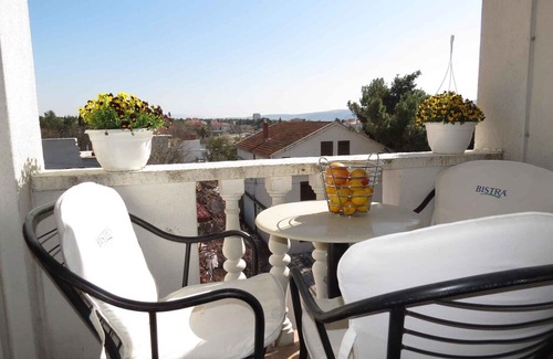 Starigrad Apartment | Holiday apartment 50 m from the sea and close to Paklenica national park