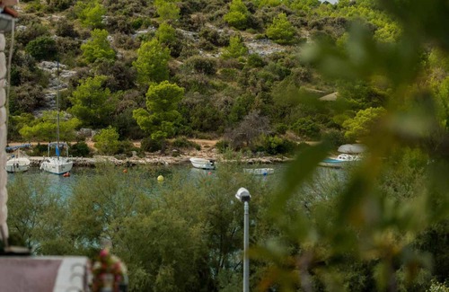Grebastica Apartment | Holiday apartment 10 m from the beach