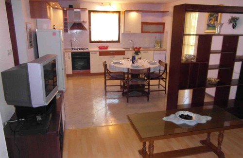 Pjescana Uvala Apartment | Holiday apartment with terrace and air conditioning