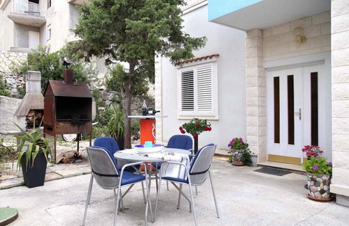 Sevid Apartment | Holiday apartment 10 m from the beach