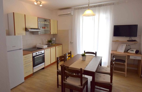 Porat Apartment | Holiday apartment mit Terrasse und Grill