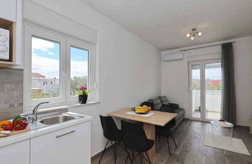 Seline Apartment | Holiday apartment mit Klimaanlage und Pool
