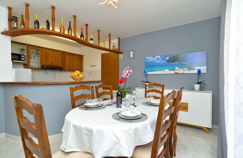 Stinjan Apartment | Holiday apartment mit Pool und Klimaanlage