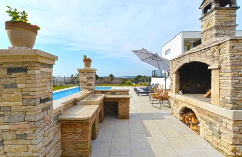 Stinjan Apartment | Holiday apartment mit Pool und Klimaanlage