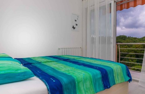 Klanfari Apartment | Holiday apartment only 40 m from the Adriatic Sea