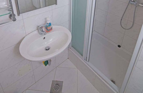 Cove Murtar Apartment | Holiday apartment with terrace