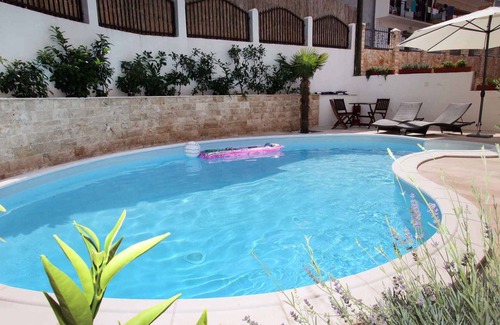 Mastrinka Apartment | Holiday apartment with use of pool